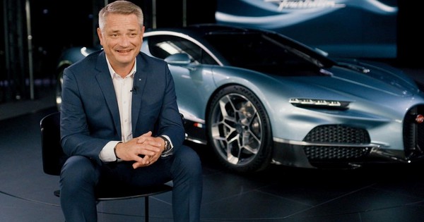 Tesla sản xuất một chiếc xe mất 17 giây, còn hãng này lại mất 300 giờ mới chế tạo xong một chiếc tay nắm cửa ô tô