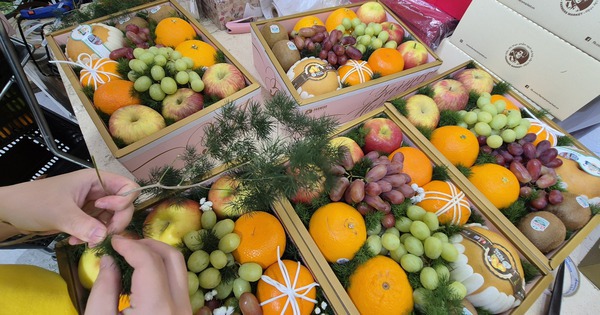 Bất ngờ với thị trường quà tặng 20-10, khi thịt cá cũng trở thành quà tặng