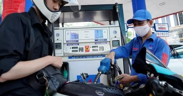 Giữ nguyên thuế môi trường xăng dầu tác động gì tới doanh nghiệp?