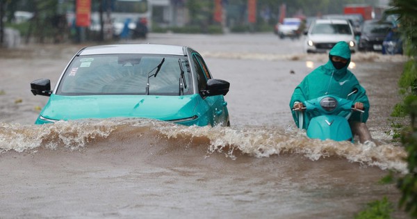 VinFast công bố 'hỗ trợ đặc biệt' cho ô tô, xe máy bị ảnh hưởng bởi mưa lũ: Giảm tới 40% chi phí, huy động thêm nhân sự để rút ngắn thời gian sửa chữa
