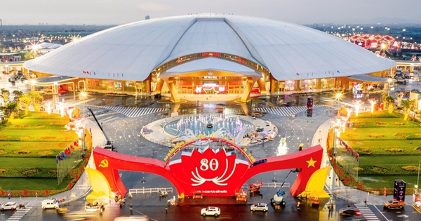 Siêu hội chợ lớn chưa từng thấy sắp diễn ra ở Hà Nội: 3.000 gian hàng sẵn sàng, Vingroup chạy nước rút, Bộ trưởng Bộ Công thương gọi điện thúc các tỉnh nhập cuộc