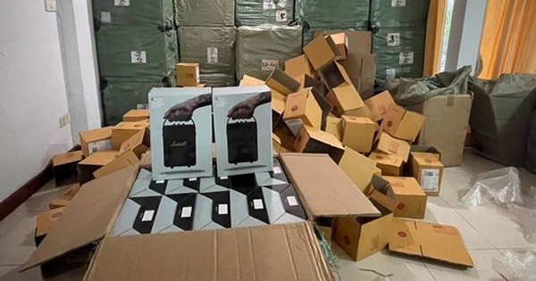 Công nghệ cao vào cuộc, công an lập tức triệt phá đường dây buôn bán tai nghe Marshall và đồng hồ Apple Watch giả, tịch thu hơn 51.000 món đồ nhái