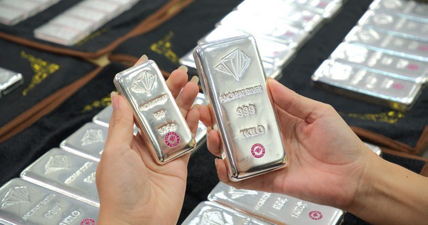 Giá bạc chờ tín hiệu cắt giảm lãi suất từ FED
