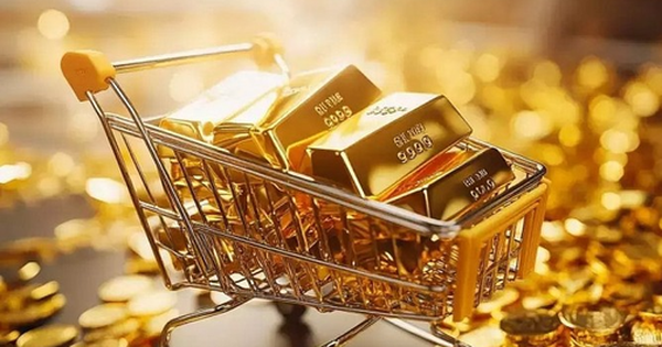 Vì sao giá vàng sập mạnh, bị bán tháo ồ ạt trong đêm 21/10?