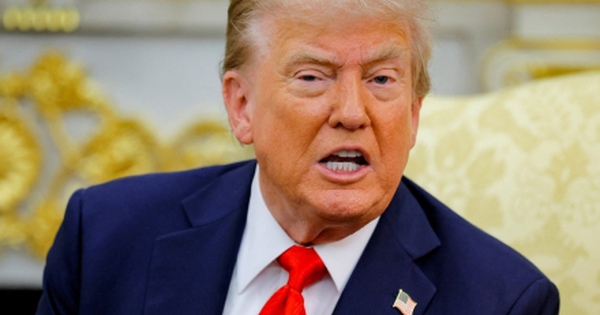 Tổng thống Trump cảnh báo áp thuế 155% với Trung Quốc