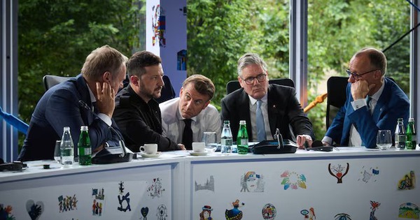 Ông Zelensky "trắng tay" về nước: 35 đồng minh tề tựu, mời ông Trump làm "chủ tọa" cuộc chơi lớn về Ukraine