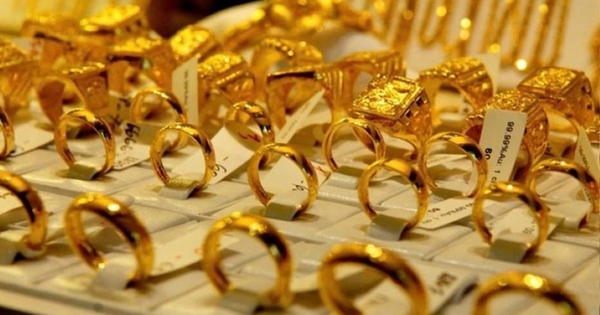 Tối 22/10, giá vàng thế giới tiếp tục giảm, về sát mốc 4.000 USD/ounce