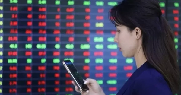 Nhà đầu tư ra sao sau phiên giao dịch chứng khoán đáng quên?