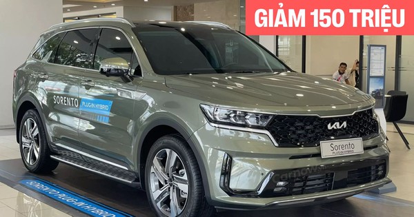 Kia Sorento PHEV giảm 150 triệu đồng tại đại lý: Giá thực tế rẻ hơn ban đầu 410 triệu đồng nhưng người mua phải đánh đổi 2 điều