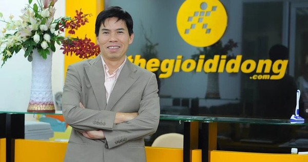 Chuyện gì đang diễn ra tại Thế giới Di động của đại gia Nguyễn Đức Tài?