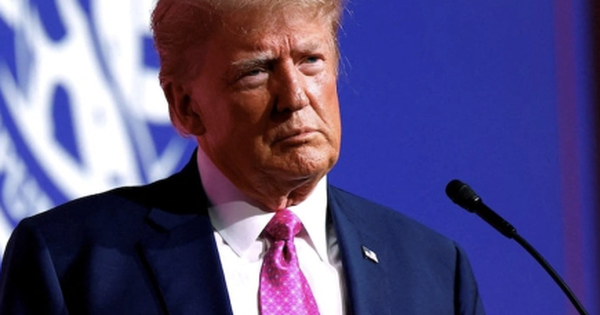 Ông Trump dọa áp thuế thêm 10% lên hàng hóa Canada