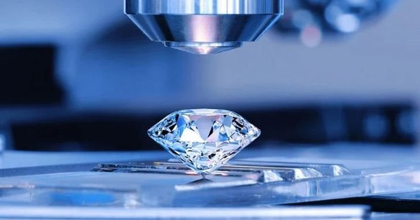 Trung Quốc khiến bong bóng kim cương nhân tạo nổ tung: Sản xuất 1 viên trong 150 phút, dìm giá gần 80% chỉ sau 5 năm