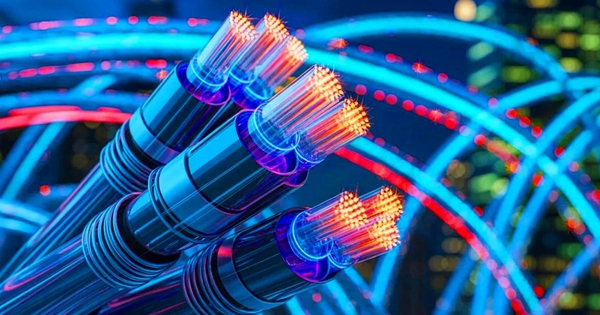 Phát minh "phá vỡ rào cản 4 thập kỷ" của Anh vừa làm rung chuyển ngành công nghệ cáp quang thế giới