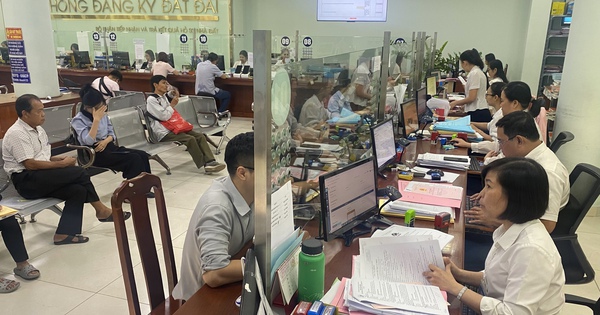 TP HCM: Đề xuất phương án thu lệ phí cấp sổ hồng