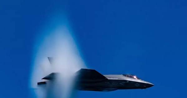 Trung Quốc tiết lộ lớp phủ thông minh, siêu bền cho máy bay tàng hình