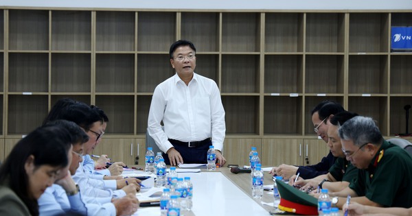 Phó Thủ tướng Lê Thành Long kiểm tra tiến độ 2 dự án y tế lớn tại Ninh Bình