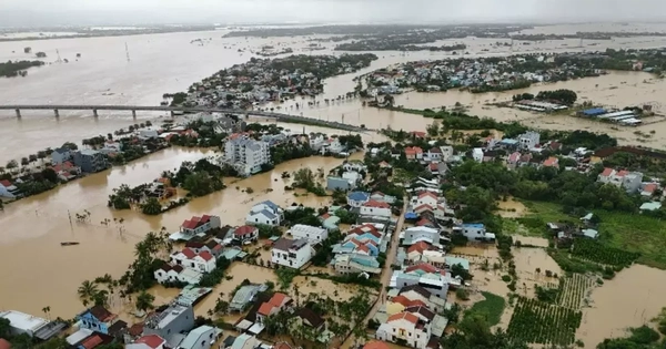 Nước lũ nhấn chìm hơn 66.800 nhà dân ở Đà Nẵng, mưa lớn chưa có dấu hiệu giảm