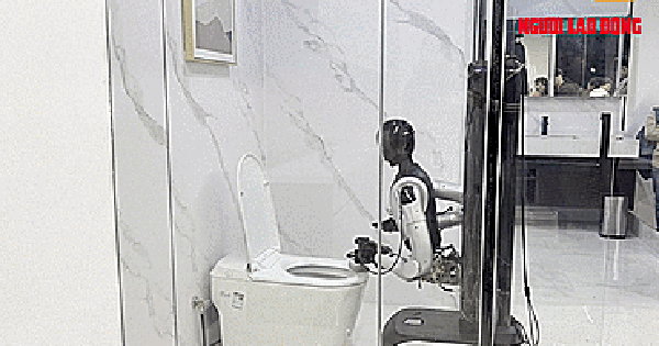 Robot Trung Quốc khiến thế giới sững sờ: Từ cọ bồn cầu đến chơi đàn piano như nghệ sĩ