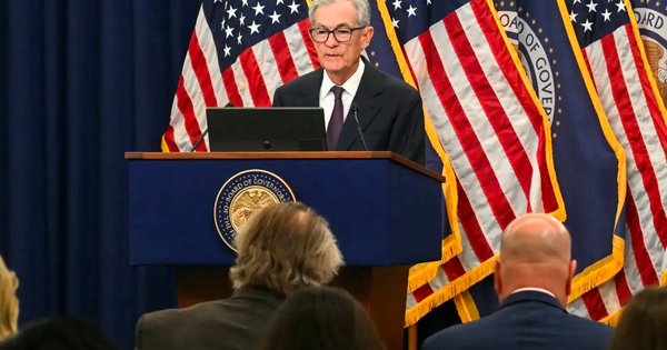 Fed tiếp tục hạ lãi suất ở mức 0,25%, đối mặt bất ổn lớn vì thiếu dữ liệu kinh tế và nội bộ chia rẽ mạnh