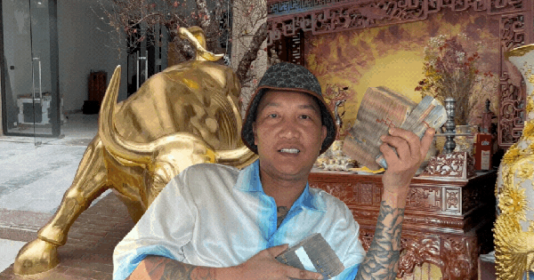 Bên trong căn nhà "dát vàng" của Huấn Hoa Hồng