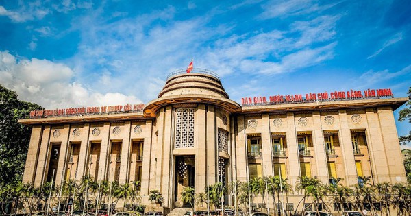 Lãi suất liên ngân hàng giảm mạnh, NHNN thu hẹp hỗ trợ VND cho hệ thống