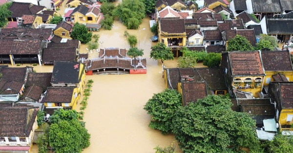 Toàn cảnh Hội An trong đỉnh lũ lịch sử, vượt mức năm 1964