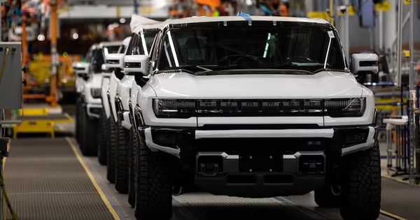 GM cắt giảm hơn 3.400 lao động mảng xe điện, thu hẹp dây chuyền sản xuất và tạm đóng cửa nhà máy, thực hiện cải tổ nhân lực lớn nhất kể từ sau đại dịch