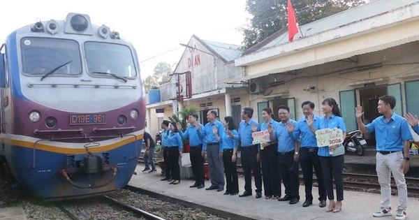 Hỗ trợ vé máy bay, vé tàu cho người lao động khó khăn về quê đón Tết