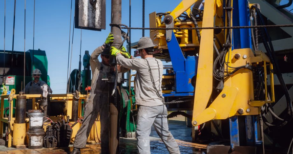 Khoan thủng 5.800 mét đất đá, khí phun lên ngùn ngụt, kho báu ‘nóng bỏng tay’ trị giá tới 100 tỷ USD lộ diện, trải dài hàng trăm km