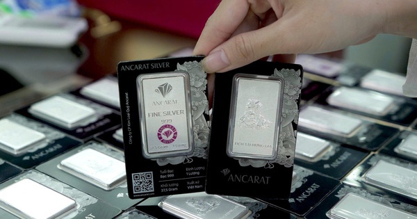 Giá bạc hôm nay 31/10 bật tăng mạnh