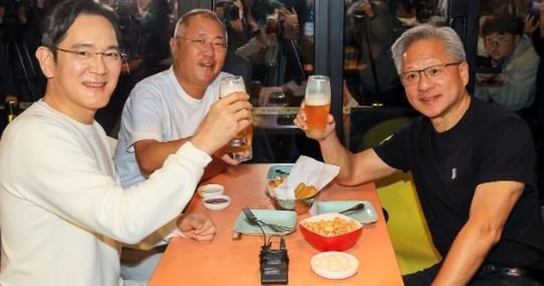 CEO Nvidia gặp ‘Thái tử Samsung’, Chủ tịch Hyundai cùng uống bia, ăn gà rán