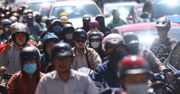 Người dân mong ngóng ngày mở rộng 'tuyến đường ùn tắc nhất TP.HCM'