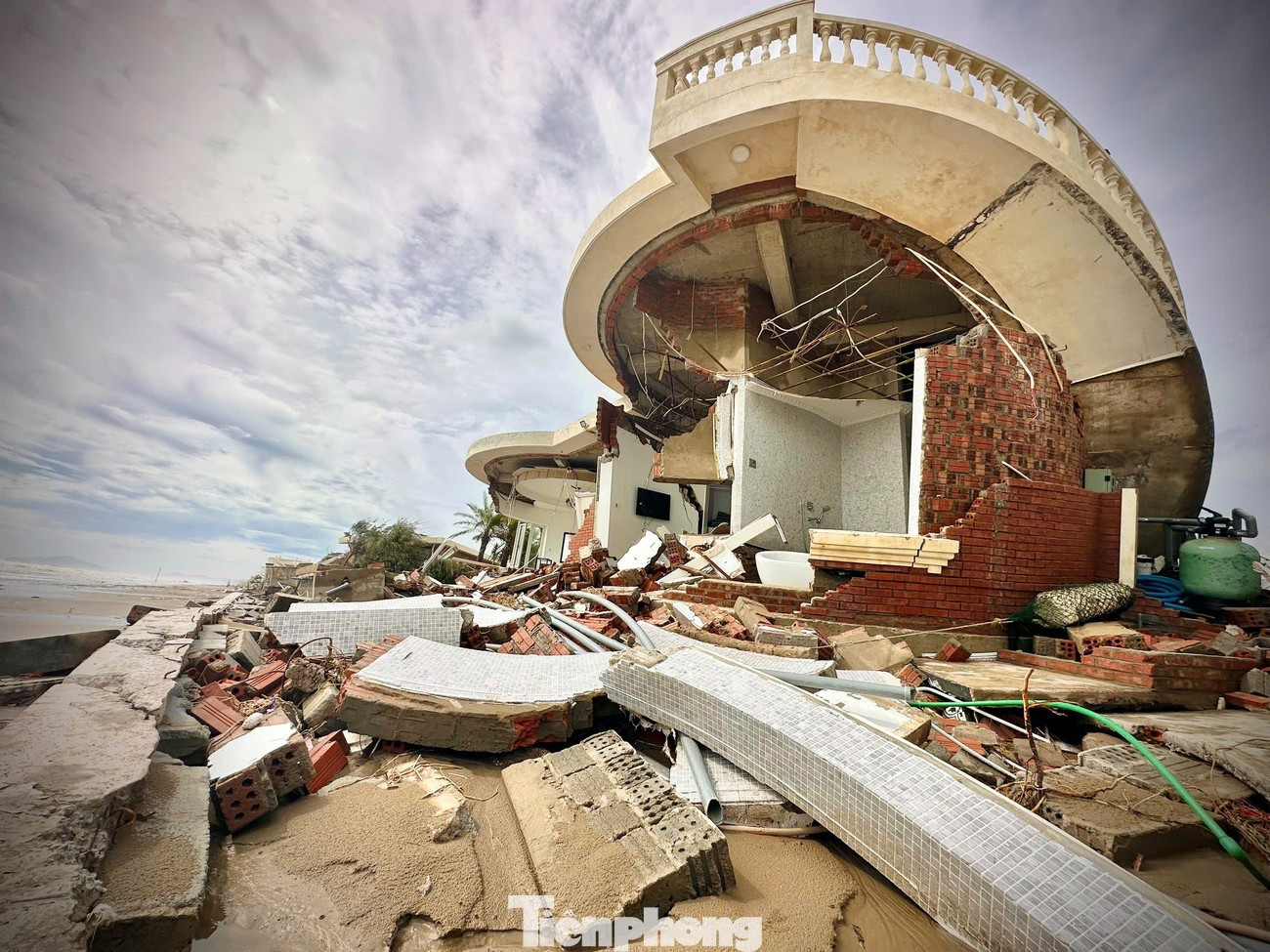 Rà soát tình trạng khách vay vốn bị thiệt hại do mưa bão, lũ lụt - Ảnh 1