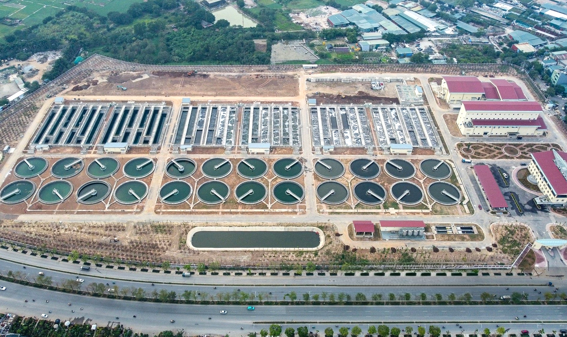 Nhà máy lớn bậc nhất ĐNÁ tại Hà Nội: Công suất "khủng" vừa giảm ngập lụt, vừa "hồi sinh" sông Tô Lịch - Ảnh 1