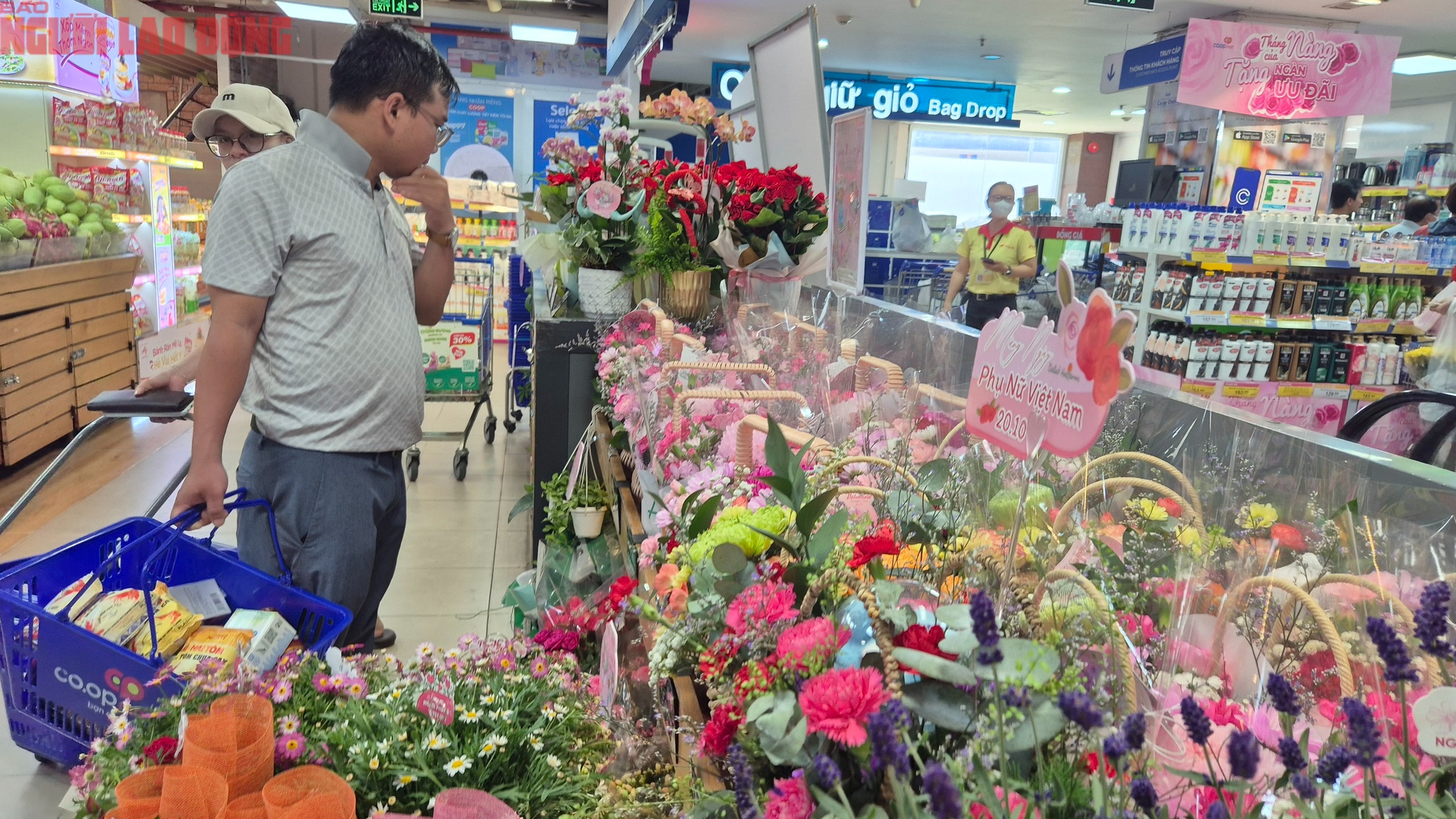 Bất ngờ với thị trường quà tặng 20-10, khi thịt cá cũng trở thành quà tặng - Ảnh 3