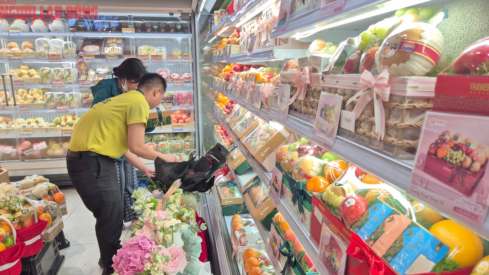 Bất ngờ với thị trường quà tặng 20-10, khi thịt cá cũng trở thành quà tặng - Ảnh 5