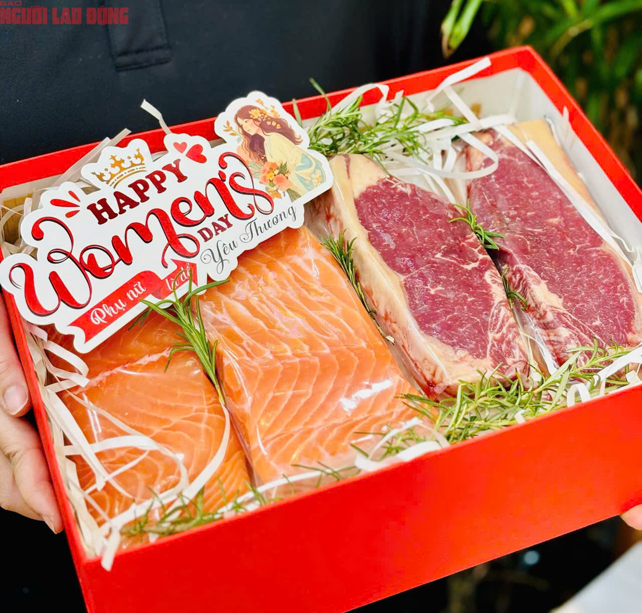 Bất ngờ với thị trường quà tặng 20-10, khi thịt cá cũng trở thành quà tặng - Ảnh 8