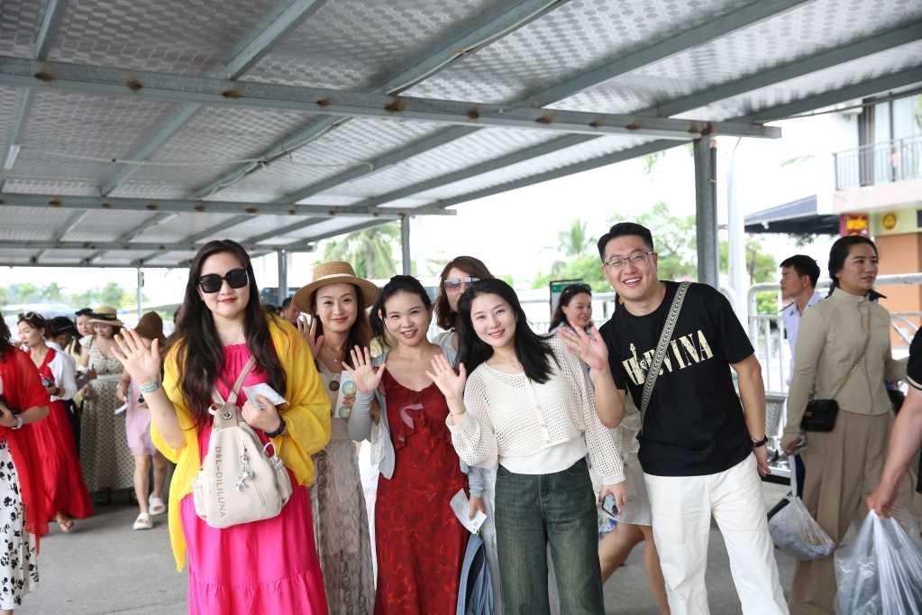 Cả nghìn người Trung Quốc "đổ bộ", một lĩnh vực của Quảng Ninh "nóng rực" dịp cuối năm - Ảnh 2