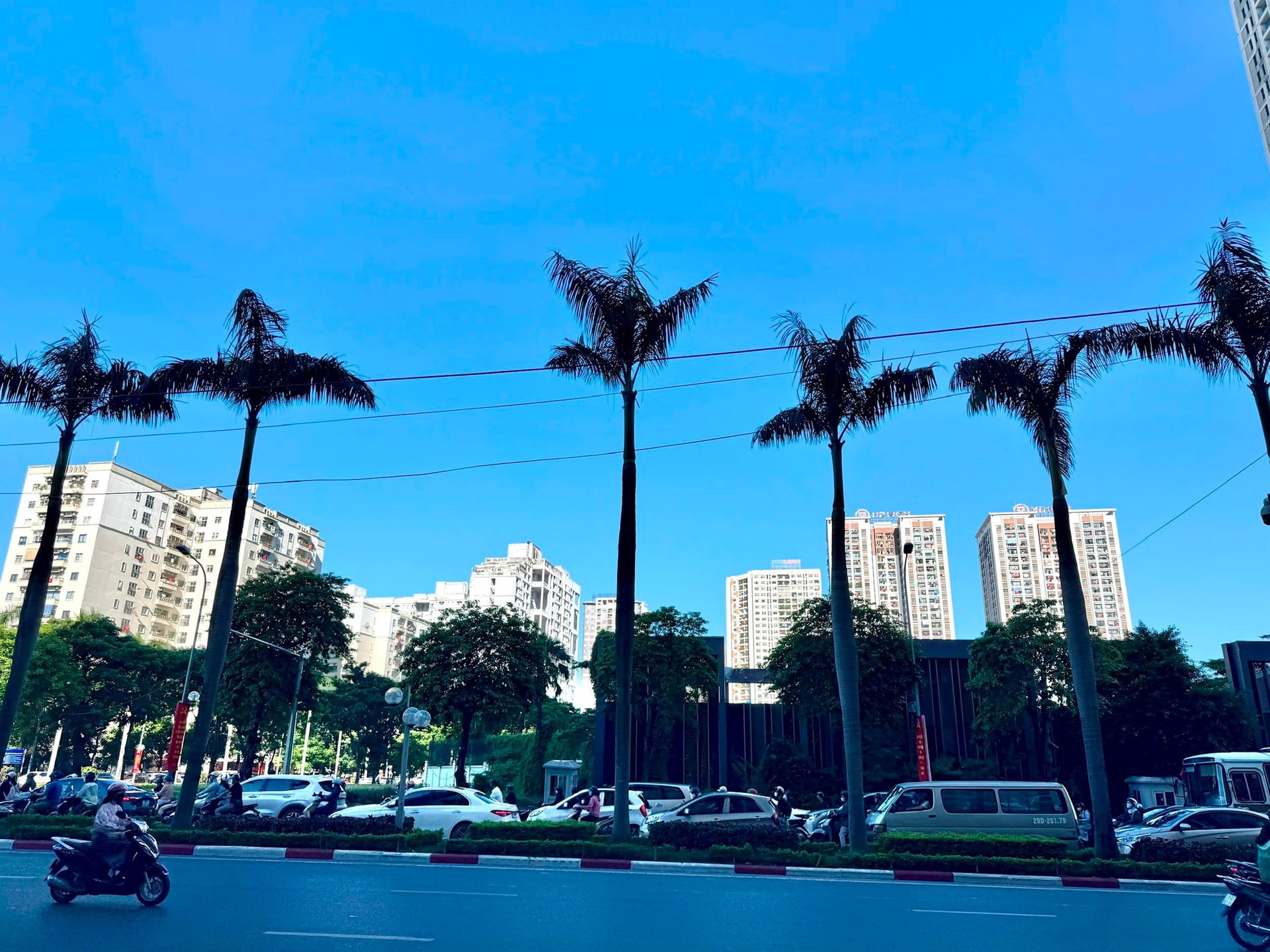 Nguồn cung tăng, vì sao giá bất động sản vẫn chưa hạ nhiệt? - Ảnh 1