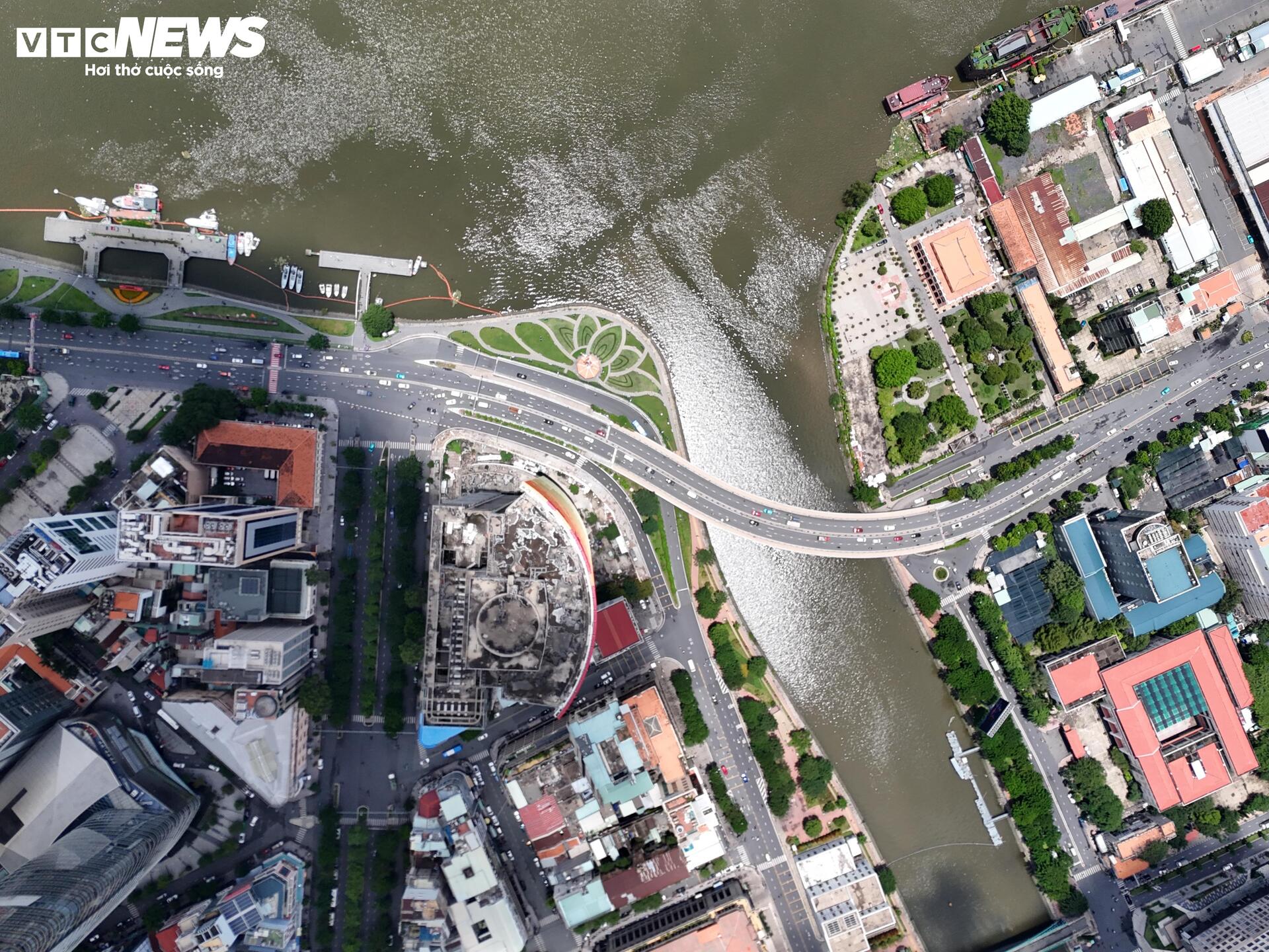 Người dân mong ngóng ngày mở rộng 'tuyến đường ùn tắc nhất TP.HCM' - Ảnh 6