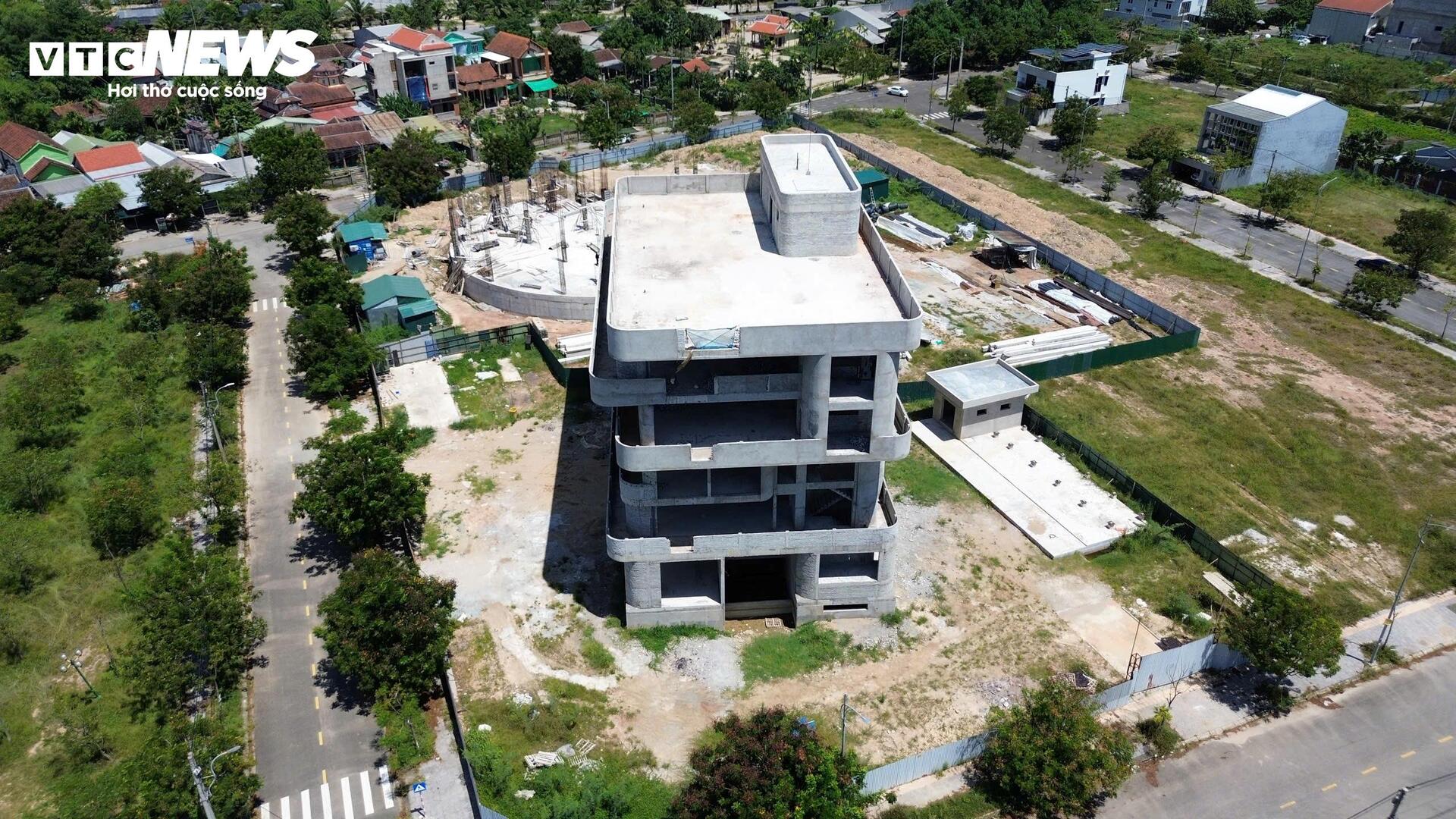 Cận cảnh toà nhà công nghệ ở Huế 'đứng bánh' vì nhà thầu thi công 'chạy làng' - Ảnh 2