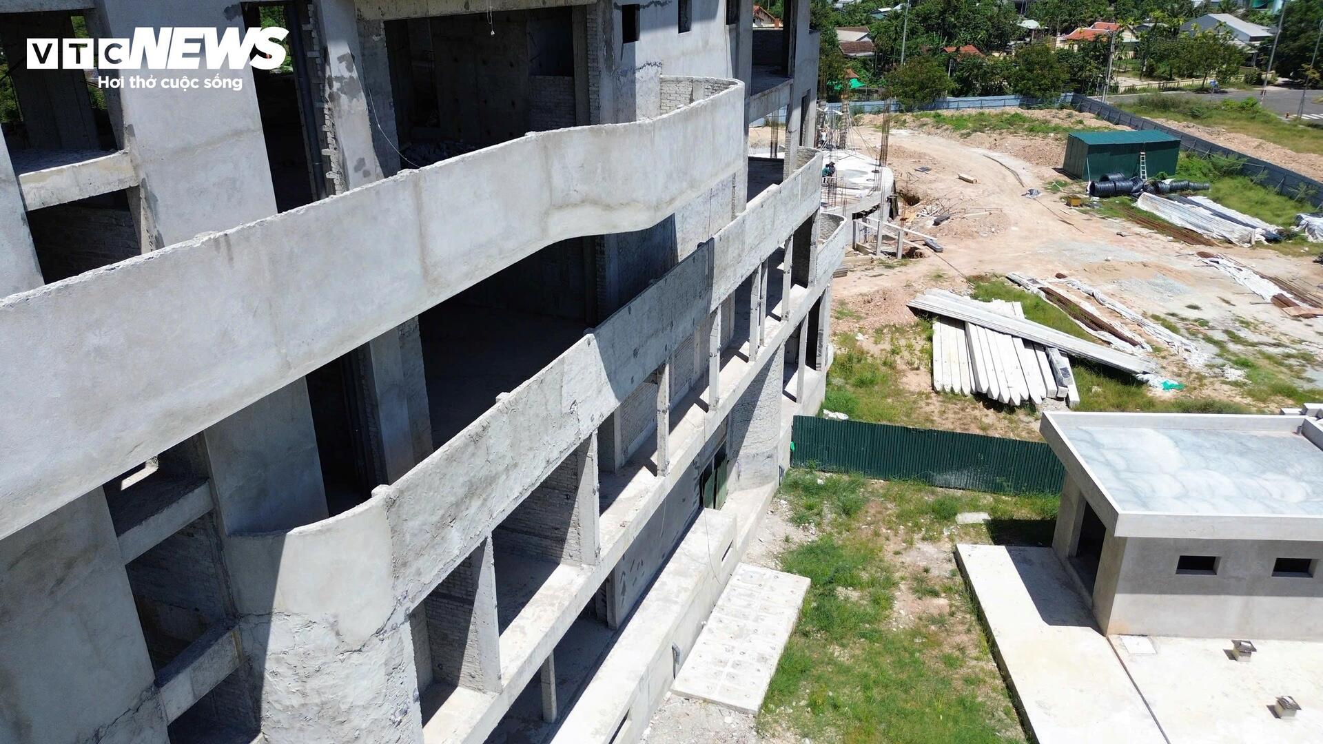 Cận cảnh toà nhà công nghệ ở Huế 'đứng bánh' vì nhà thầu thi công 'chạy làng' - Ảnh 5