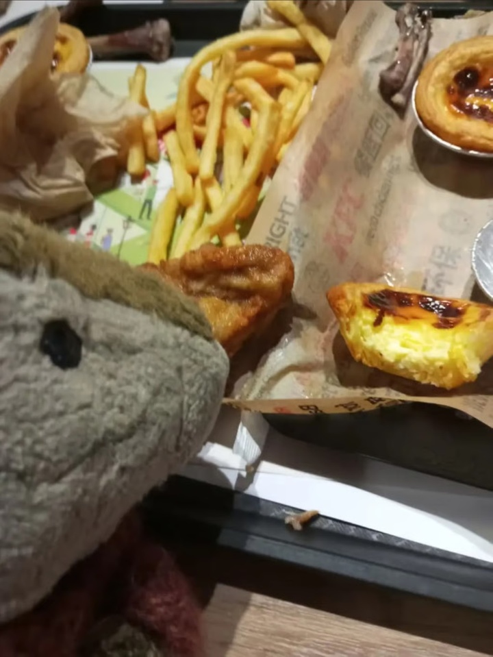 Ghét đời thượng lưu, thiếu gia chọn cảnh vô gia cư, sống với 370.000 đồng/tháng - Ảnh 4