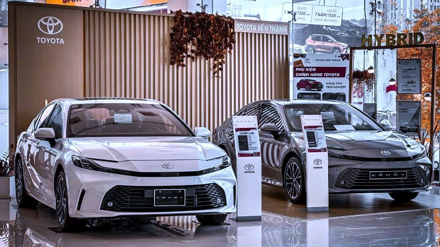 Loạt xe hybrid chạy đua giảm giá dịp cuối năm - Ảnh 2