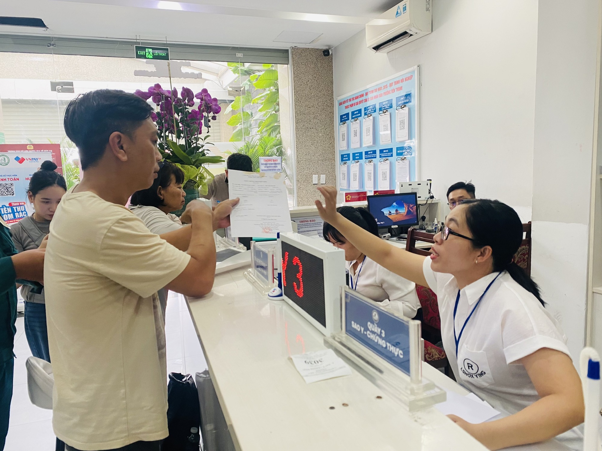 Nhiều đề xuất của TP HCM lên Trung ương liên quan công chức cấp xã - Ảnh 1