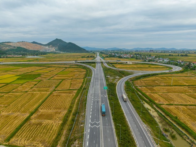 Diện mạo mới của cực tăng trưởng phát triển bậc nhất Bắc Trung Bộ - Ảnh 3