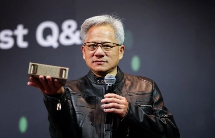CEO Nvidia tiết lộ 'sốc': Thị phần chip AI tại Trung Quốc rơi từ 95% xuống còn 0% - Ảnh 1