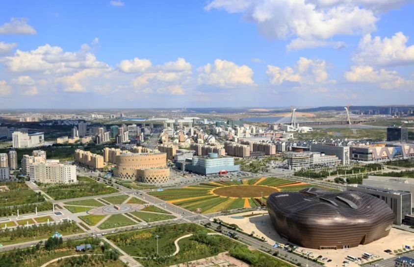 Trung Quốc biến 'thành phố ma' thành trung tâm đào tạo xe tự lái, quyết sửa sai sau 13 năm đối diện cú sốc khoáng sản - Ảnh 2