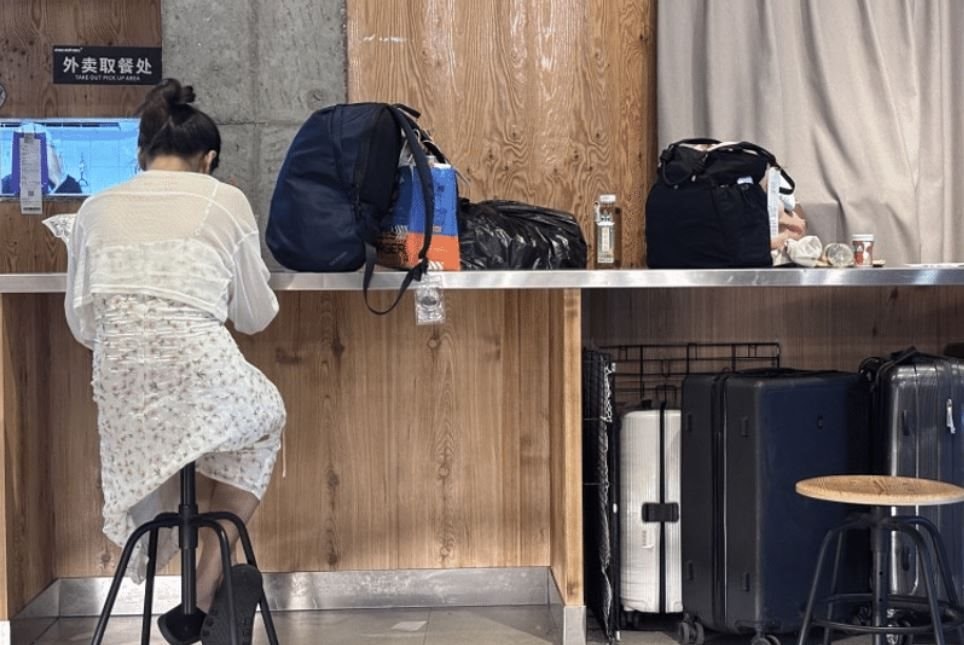 Khủng hoảng tại nền kinh tế lớn nhất châu Á: Tỷ lệ thất nghiệp thực tế có thể lên tới 40%, sinh viên đại học danh tiếng cũng không thể tìm việc - Ảnh 2