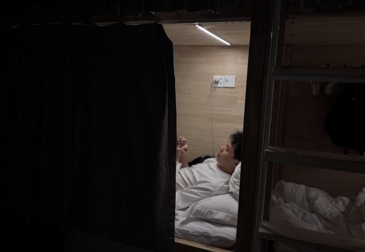 Khủng hoảng tại nền kinh tế lớn nhất châu Á: Tỷ lệ thất nghiệp thực tế có thể lên tới 40%, sinh viên đại học danh tiếng cũng không thể tìm việc - Ảnh 1